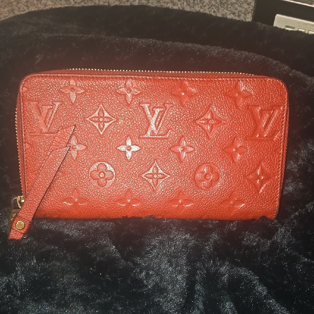 Louis Vuitton Red Embossed Women's Wallet Louis Vuitton Monogram Empreinte Zippy